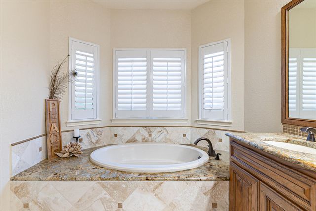 3309 Brasada LN, Marble Falls, TX 78654