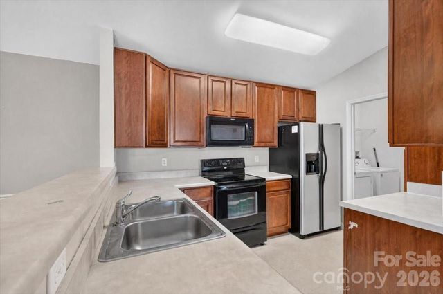 11232 Hyde Pointe Court, Charlotte, NC 28262