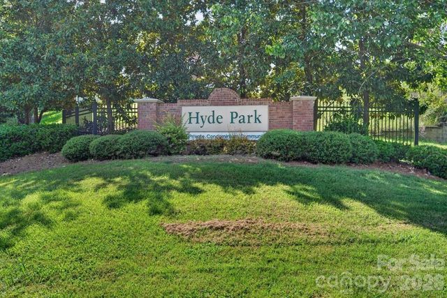 11232 Hyde Pointe Court, Charlotte, NC 28262