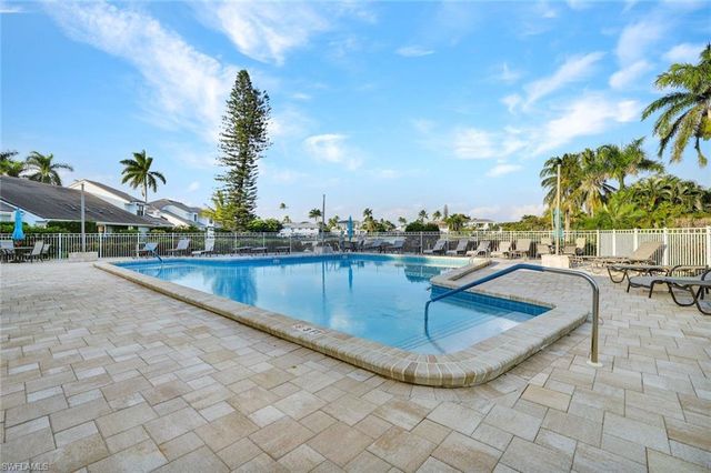 555 Park Shore DR # B503, Naples, FL 34103