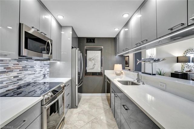 555 Park Shore DR # B503, Naples, FL 34103