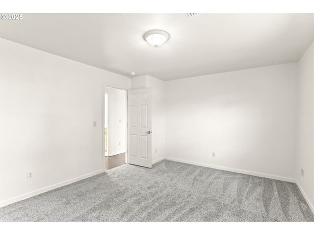 75 STURDEVANT Rd, Lebanon, OR 97355