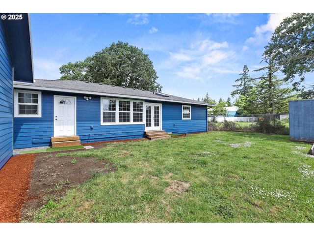 75 STURDEVANT Rd, Lebanon, OR 97355