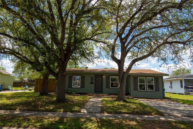 920 E Lewis St, Sinton, TX 78387