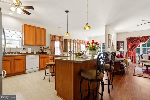 10 JUNE ANN DR, Clayton, NJ 08312