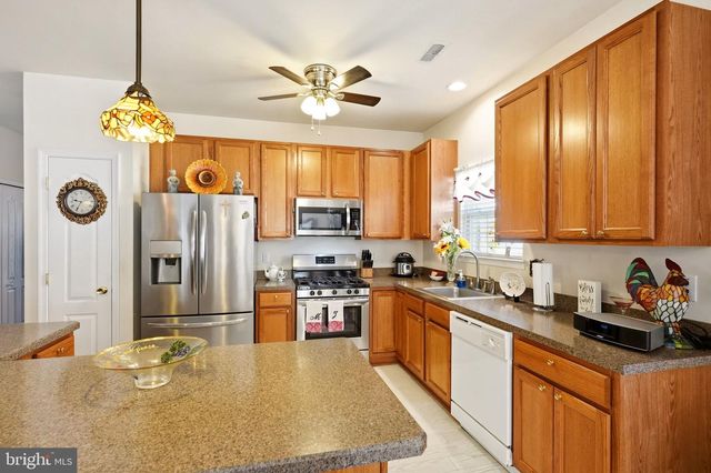 10 JUNE ANN DR, Clayton, NJ 08312