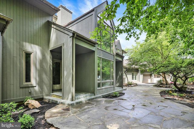 8 WYNDHAM HILL DR, Reading, PA 19606