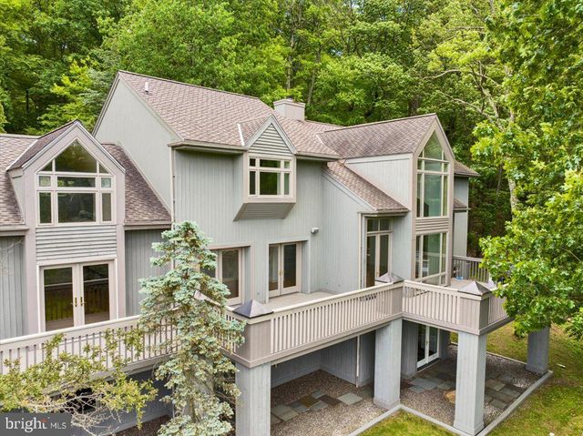 8 WYNDHAM HILL DR, Reading, PA 19606