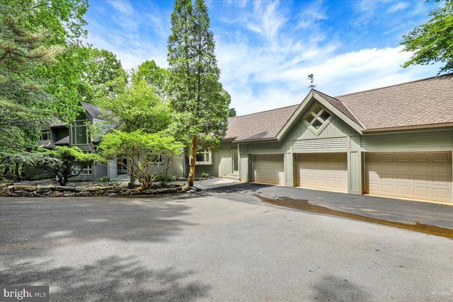 8 WYNDHAM HILL DR, Reading, PA 19606