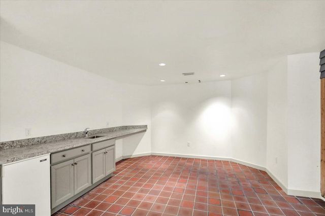 8 WYNDHAM HILL DR, Reading, PA 19606