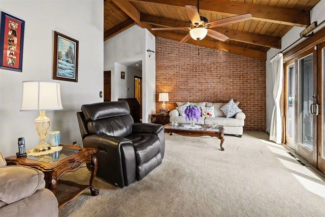 55835 Davis Lane, Dowagiac, MI 49047