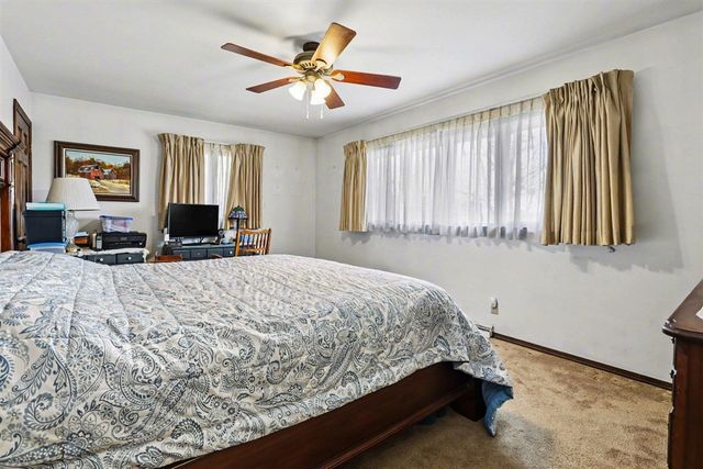 55835 Davis Lane, Dowagiac, MI 49047