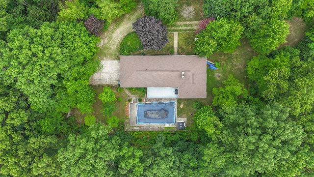 55835 Davis Lane, Dowagiac, MI 49047