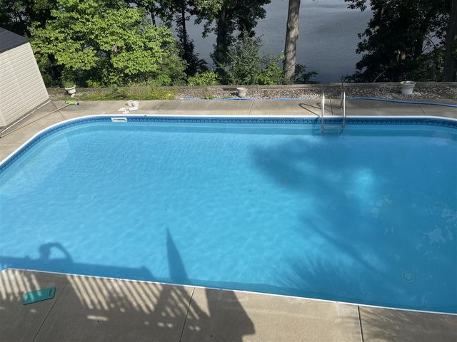 55835 Davis Lane, Dowagiac, MI 49047