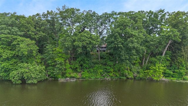 55835 Davis Lane, Dowagiac, MI 49047