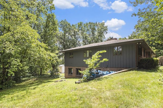 55835 Davis Lane, Dowagiac, MI 49047