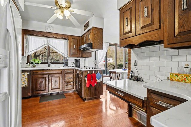 55835 Davis Lane, Dowagiac, MI 49047