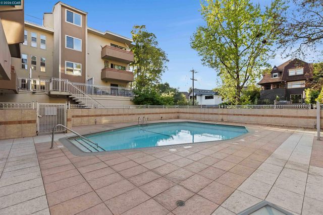 590 El Dorado Ave 214, Oakland, CA 94611