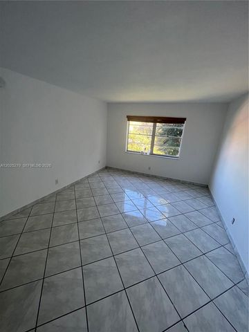 8511 NW 8th St 311, Miami, FL 33126