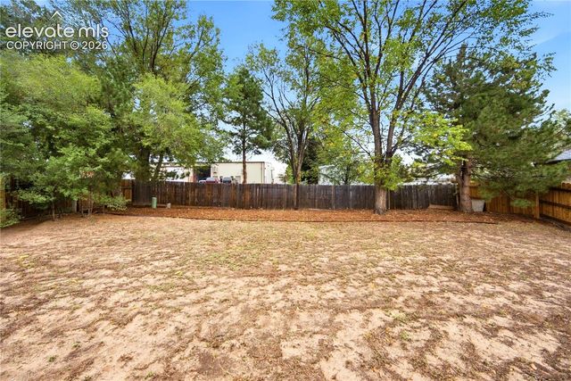 2025 Heathercrest Drive, Colorado Springs, CO 80915