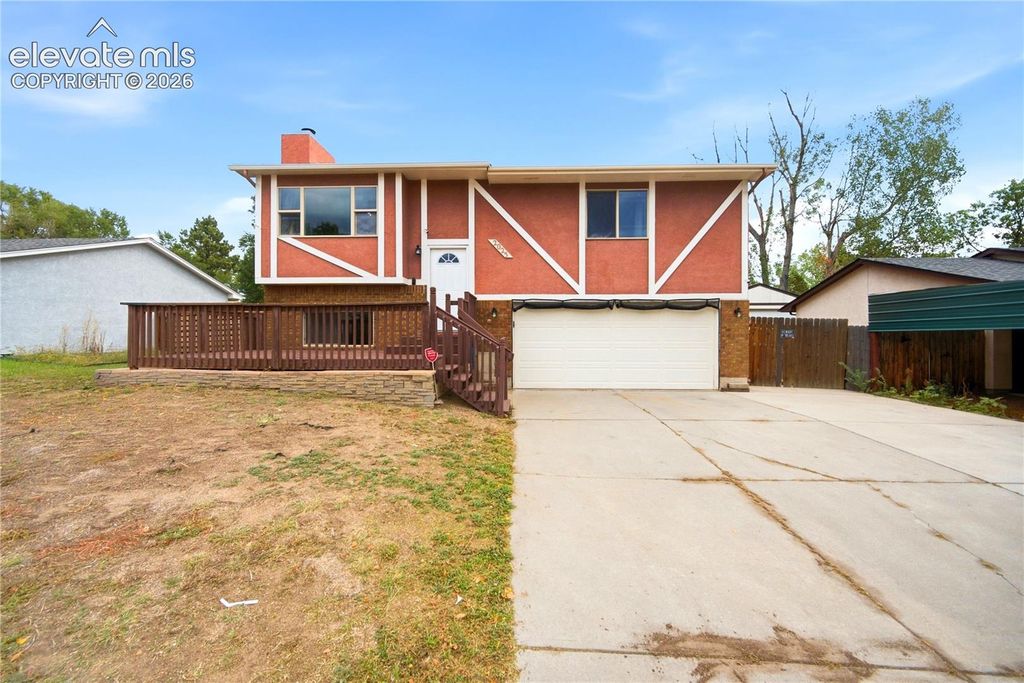 2025 Heathercrest Drive, Colorado Springs, CO 80915