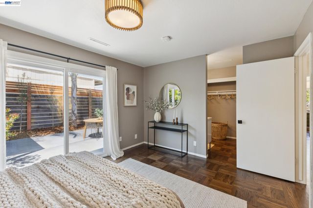 433 Kitty Hawk Rd, Alameda, CA 94501