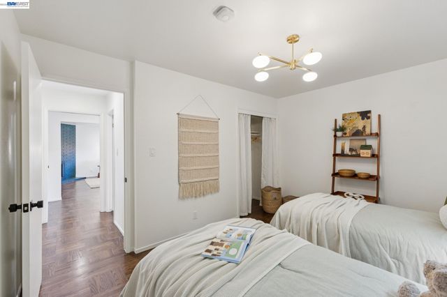 433 Kitty Hawk Rd, Alameda, CA 94501