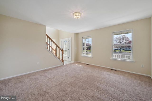 8 TOBY WELLS CT, Delran, NJ 08075