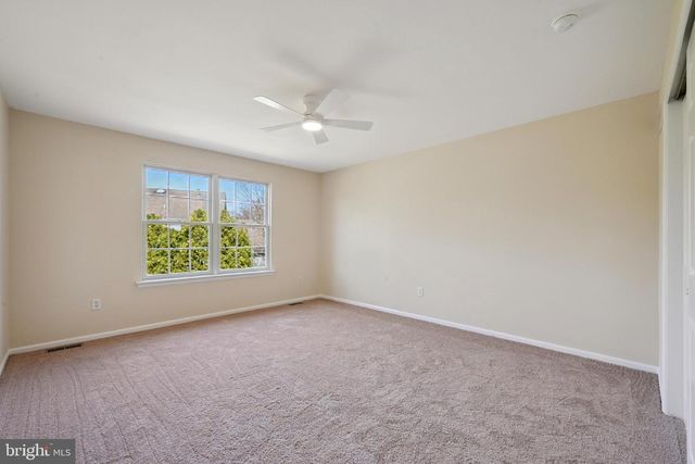 8 TOBY WELLS CT, Delran, NJ 08075