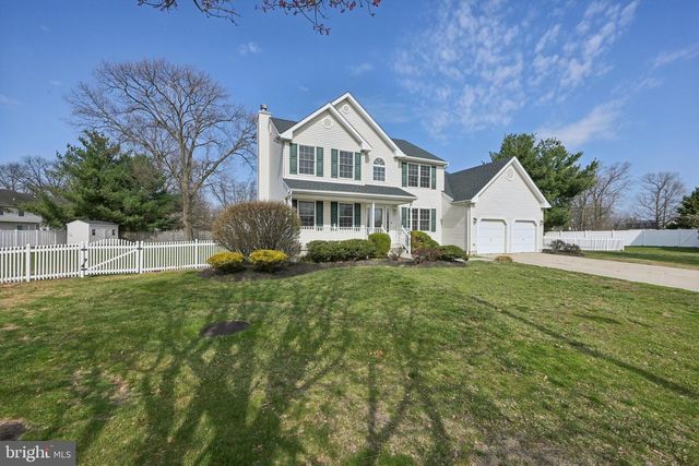 8 TOBY WELLS CT, Delran, NJ 08075