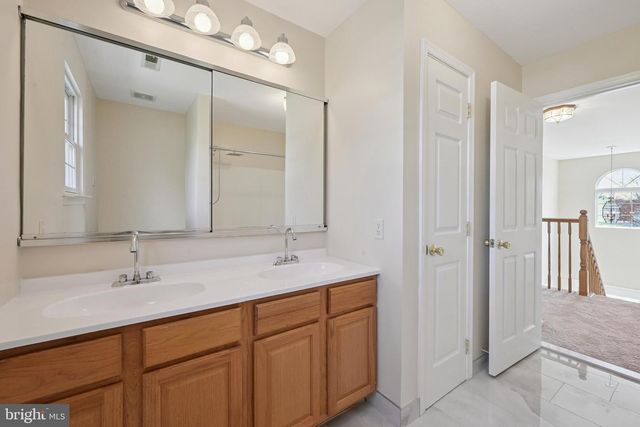 8 TOBY WELLS CT, Delran, NJ 08075