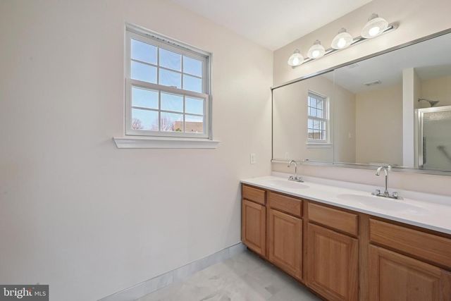 8 TOBY WELLS CT, Delran, NJ 08075