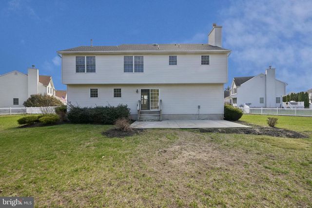 8 TOBY WELLS CT, Delran, NJ 08075