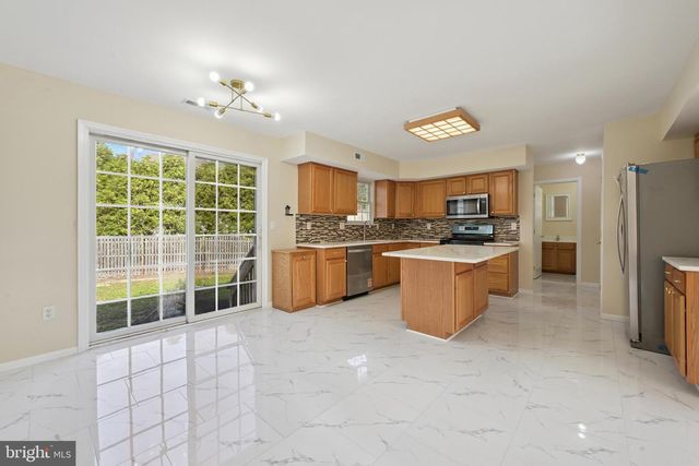 8 TOBY WELLS CT, Delran, NJ 08075