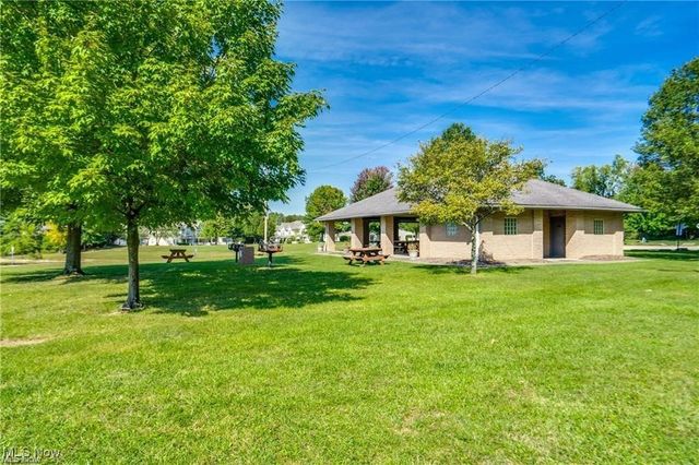 16475 Heather Lane 202, Middleburg Heights, OH 44130