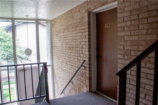 16475 Heather Lane 202, Middleburg Heights, OH 44130