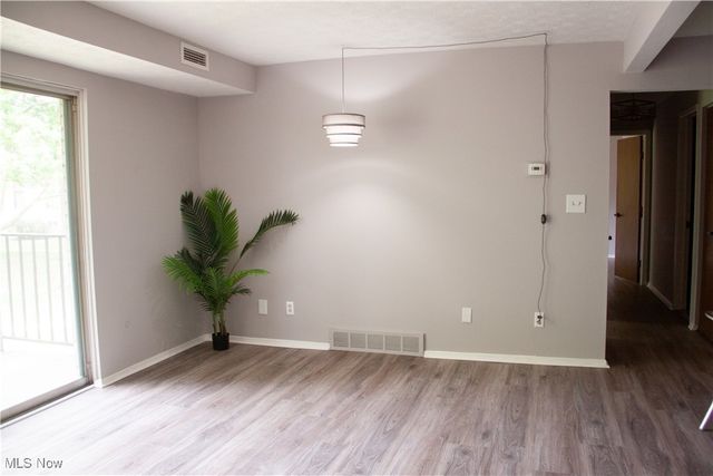 16475 Heather Lane 202, Middleburg Heights, OH 44130