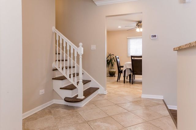 461 Middlesex Court, Buffalo Grove, IL 60089