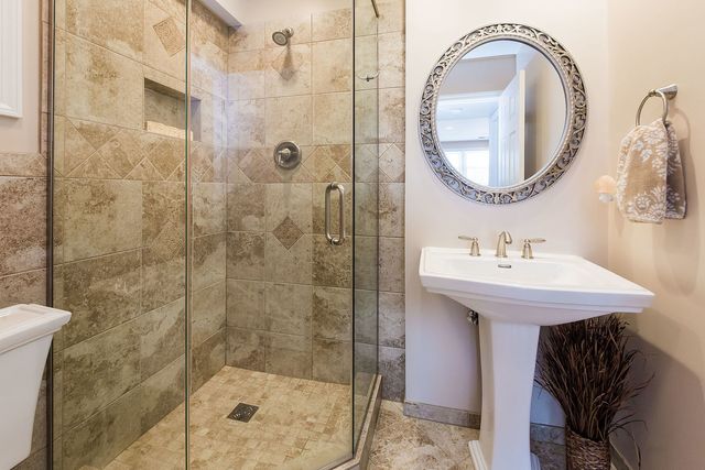 461 Middlesex Court, Buffalo Grove, IL 60089