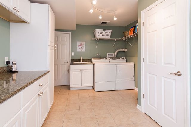 461 Middlesex Court, Buffalo Grove, IL 60089