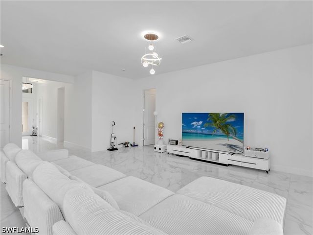 20329 Fair Oak LN, Estero, FL 33928