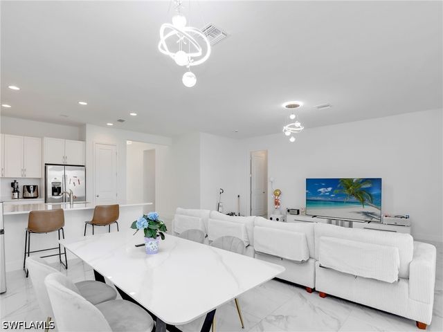 20329 Fair Oak LN, Estero, FL 33928