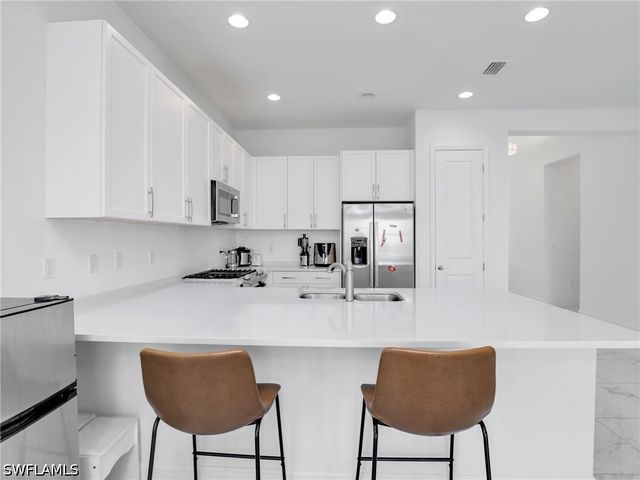 20329 Fair Oak LN, Estero, FL 33928