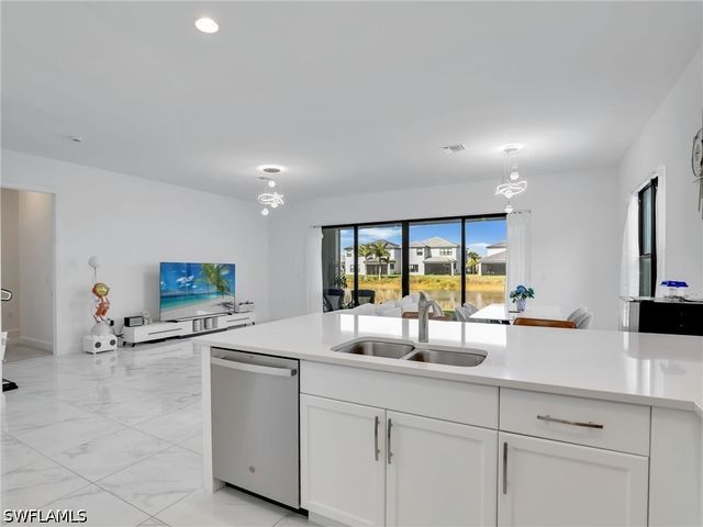 20329 Fair Oak LN, Estero, FL 33928