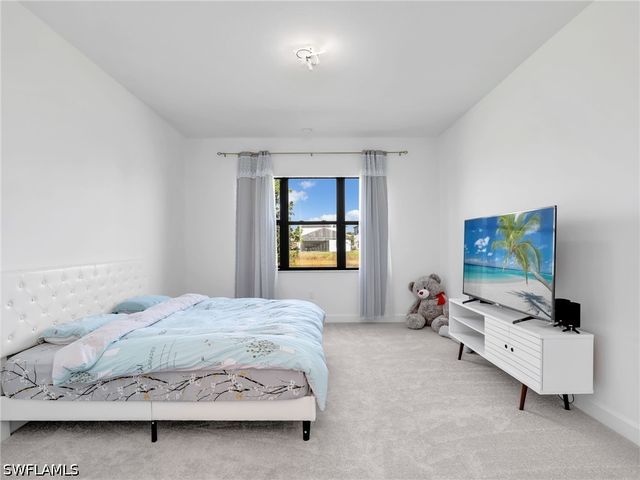 20329 Fair Oak LN, Estero, FL 33928