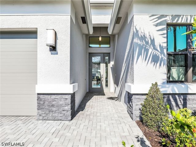 20329 Fair Oak LN, Estero, FL 33928
