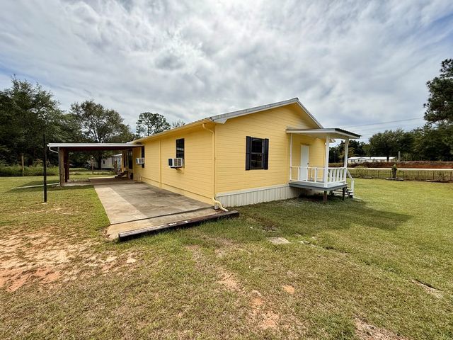 869 County Road 45, Headland, AL 36345