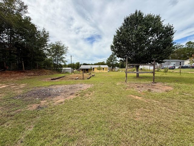 869 County Road 45, Headland, AL 36345