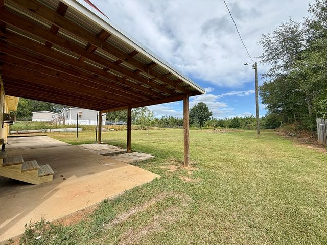 869 County Road 45, Headland, AL 36345