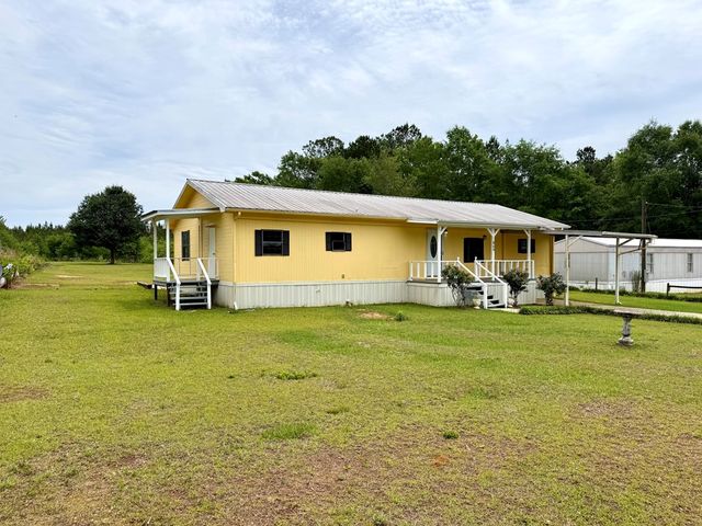 869 County Road 45, Headland, AL 36345